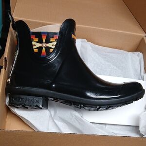 Pendleton Black Boots with Colorful Pattern